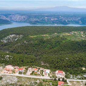 2 bedroom villa with pool near Skradin, sleeps 5